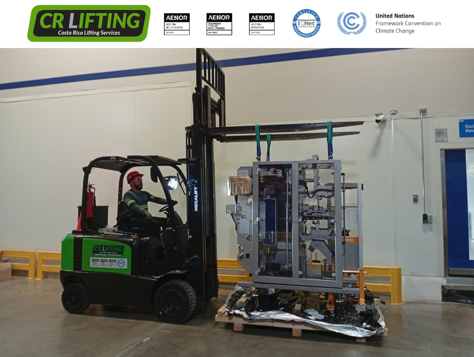 ¡Montacargas eléctrico de 3 toneladas en acción!